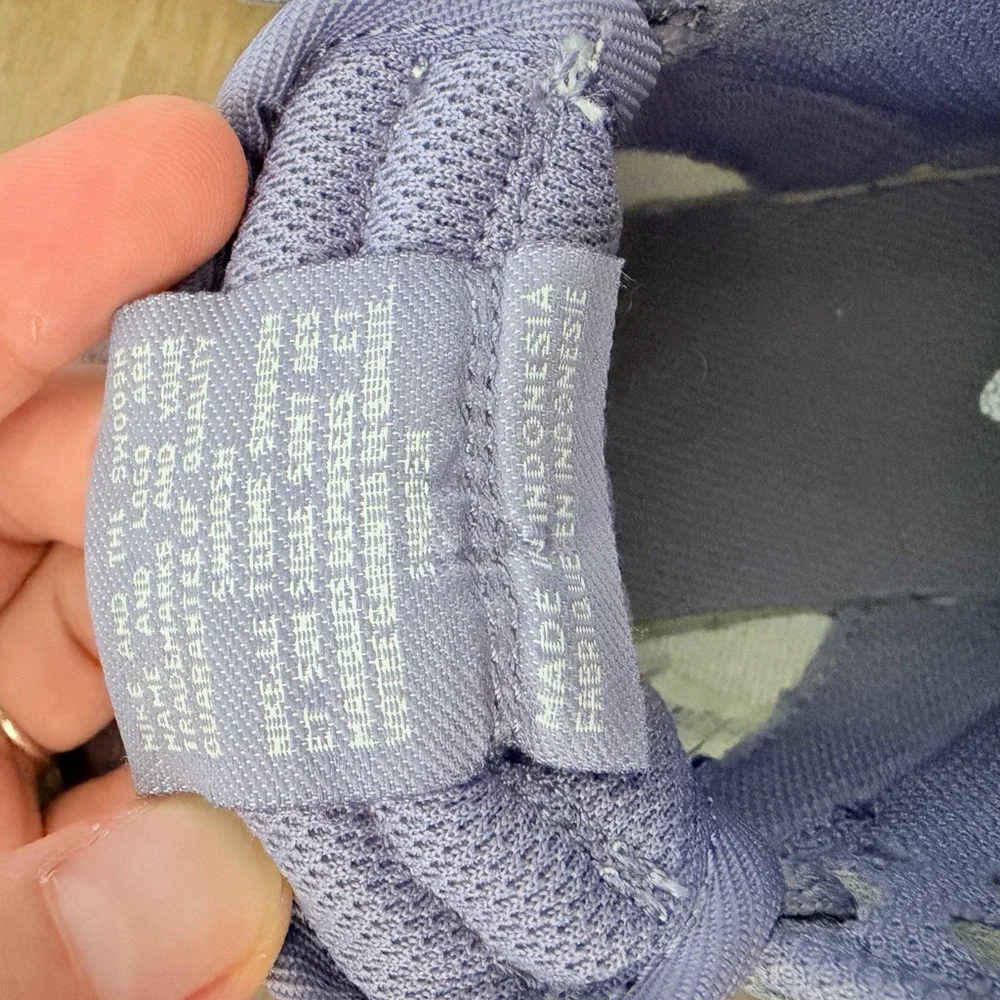 Nike Lavender and White Athletic Shoes - Picture 3 of 7